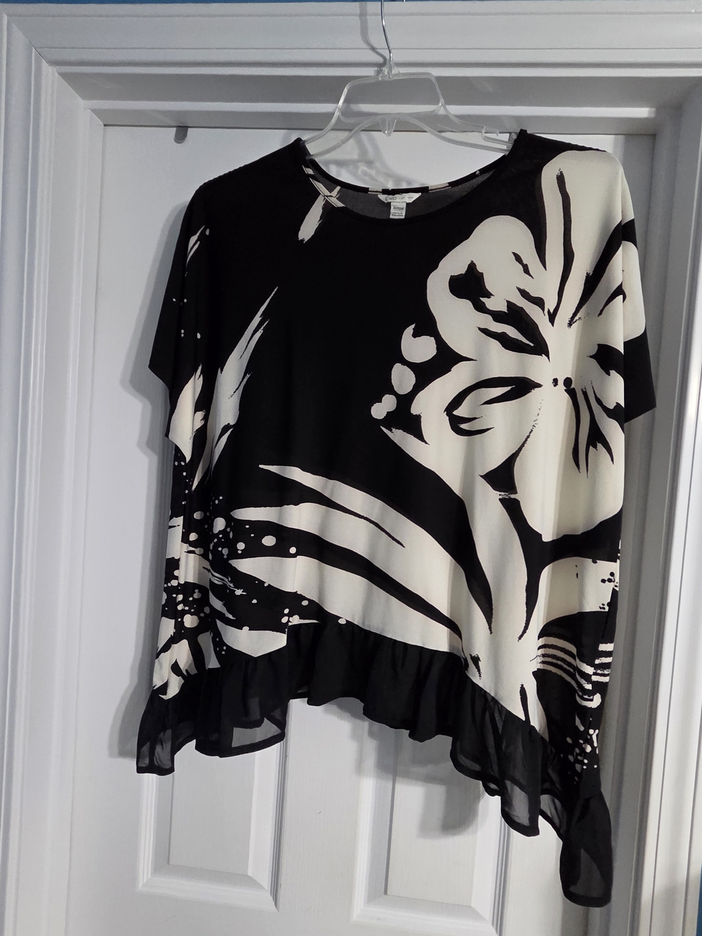Cato Black and Ivory Floral Ruffle-Hem Tunic